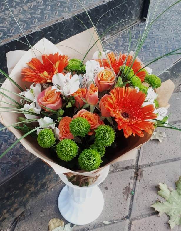 Букет цветов из: Герберы, Хризантемы, Альстромерии и Розы в Каринское
