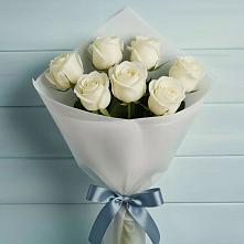 Букет 7 Белых роз Эдлесс Лав в Каринское