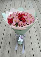 Букет цветов из:  Альстромерии в Каринское