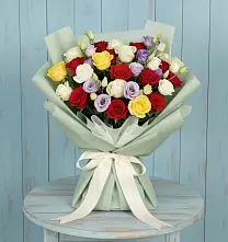 Букет цветов из:  Розы в Каринское