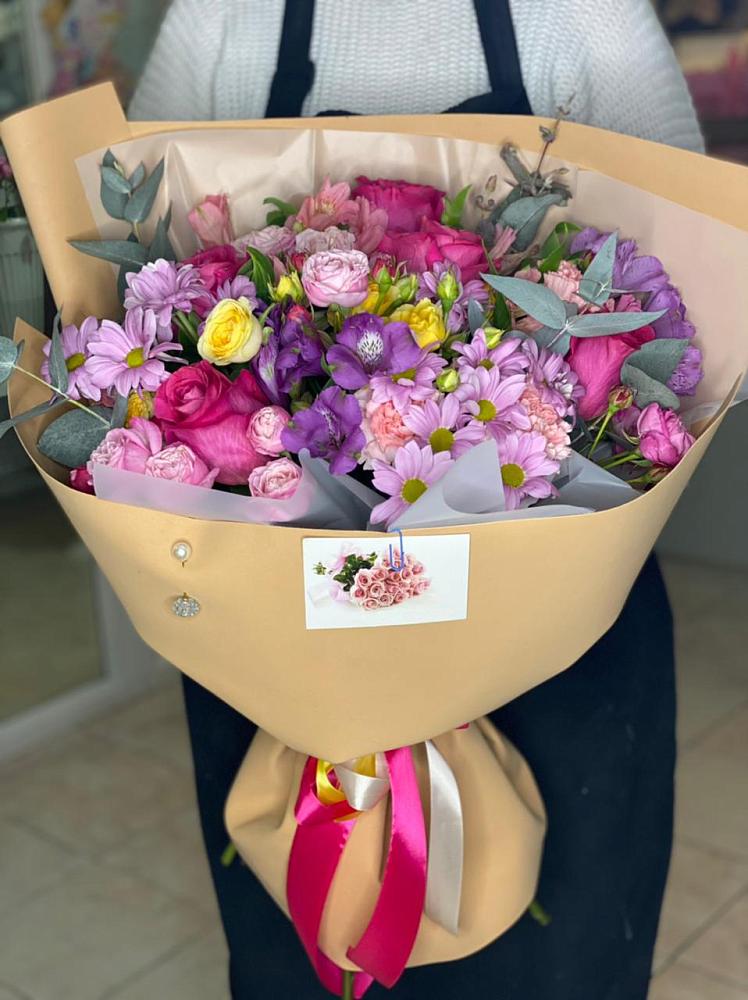 Букет цветов из: Хризантемы, Гвоздики и Альстромерии в Каринское