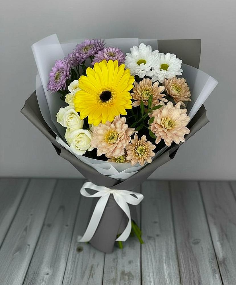 Букет цветов из: Розы, Герберы и Хризантемы в Каринское