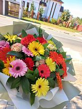 Букет цветов из:  Герберы #REPLACE_PRED# Каринское