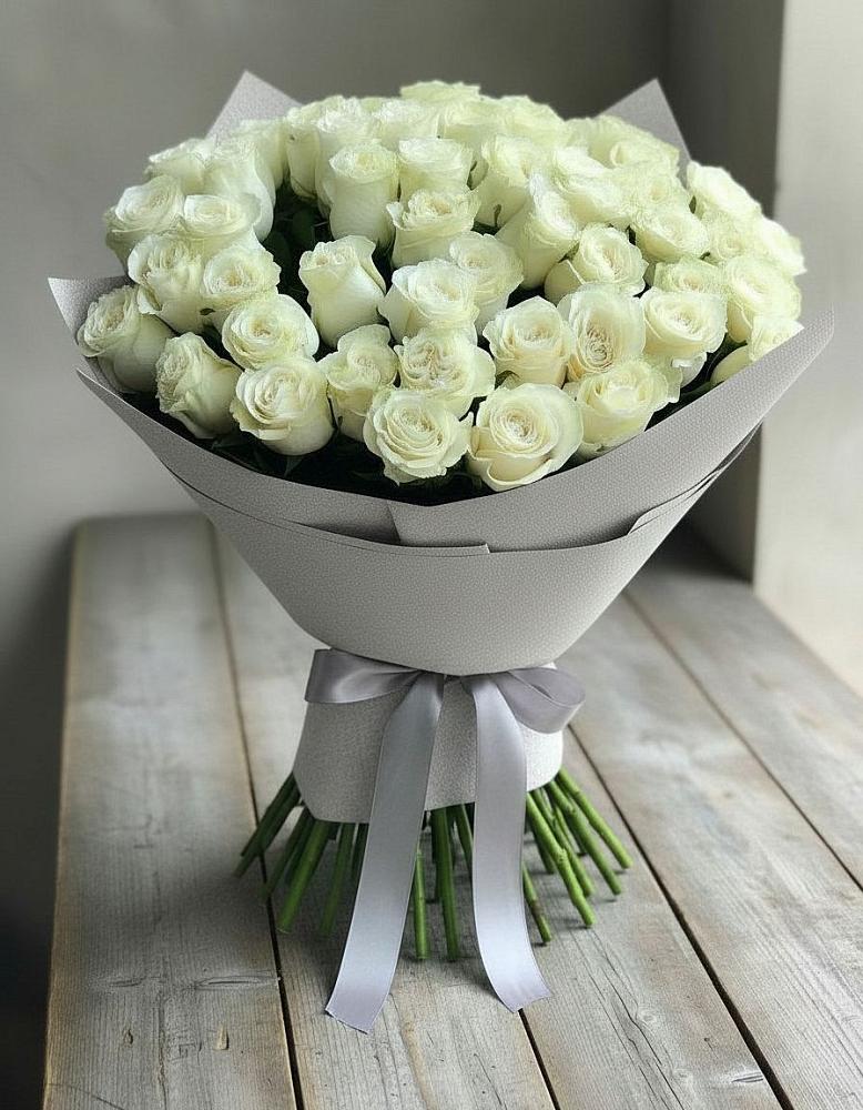 Букет 35 Белых роз в Каринское