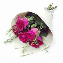 Букет цветов из:  Розы в Каринское