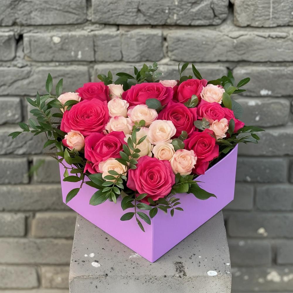 Цветочная композиция из Розы в коробке в Каринское