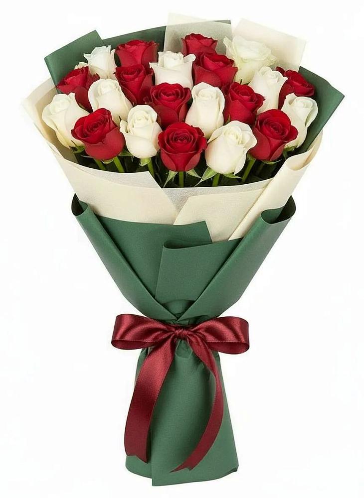 Букет Микс из красных и белых роз в Каринское