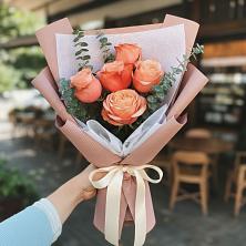 Букет цветов из:  Розы в Каринское