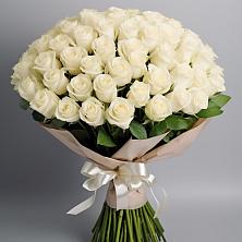 Букет 101 беля роза Белоснежка в Каринское