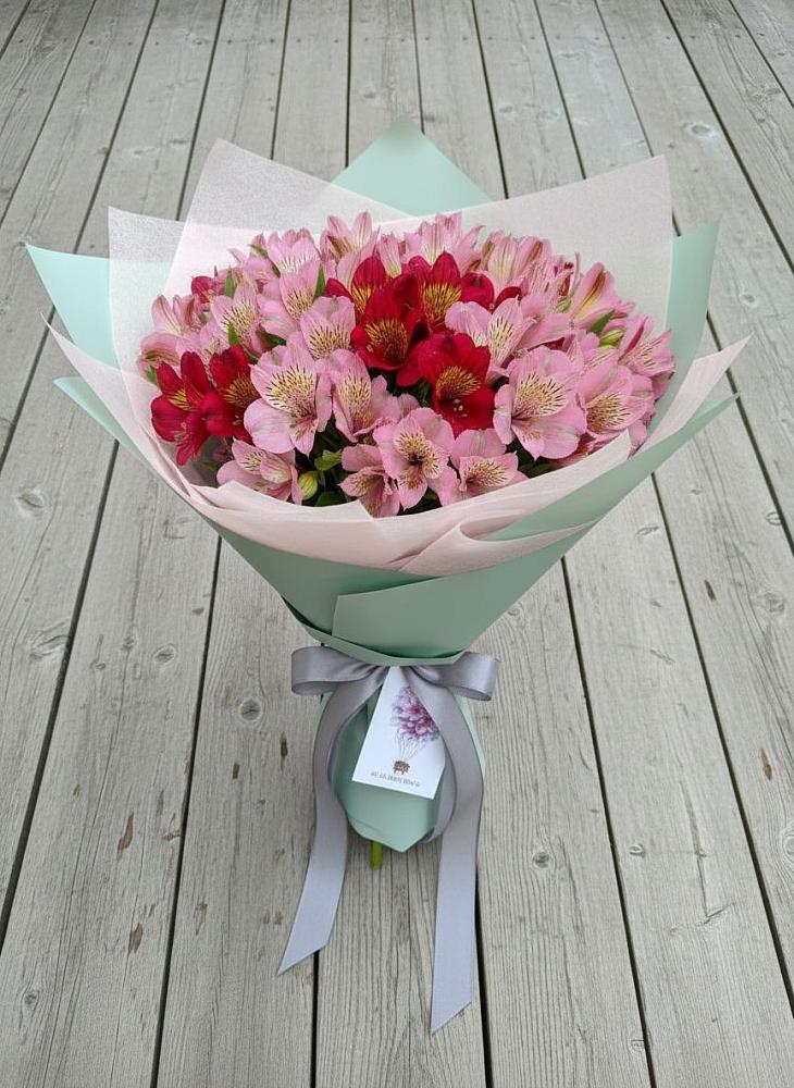 Букет цветов из: Альстромерии в Каринское