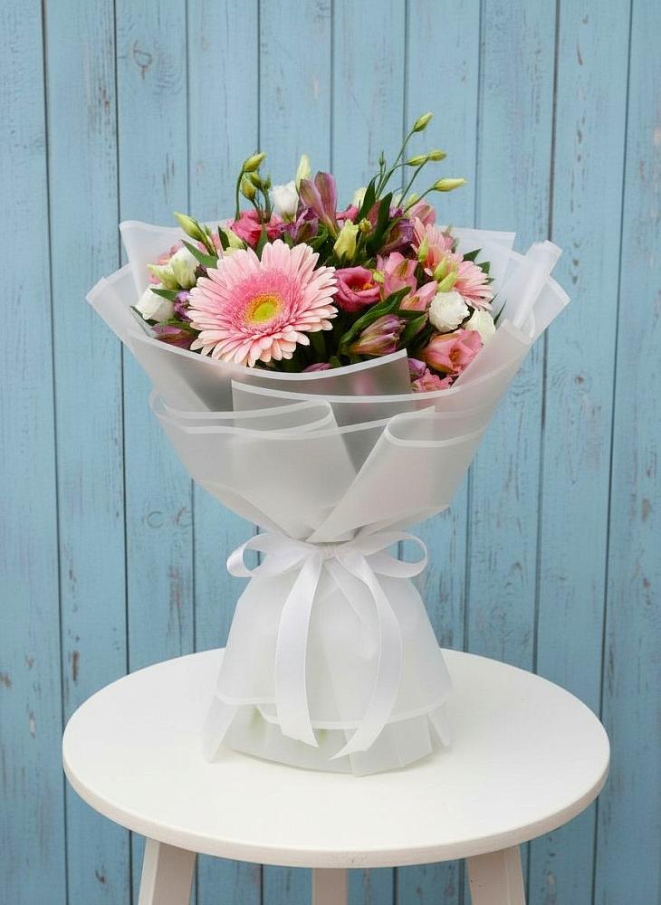 Букет цветов из: Герберы, Альстромерии и Лизиантусы в Каринское