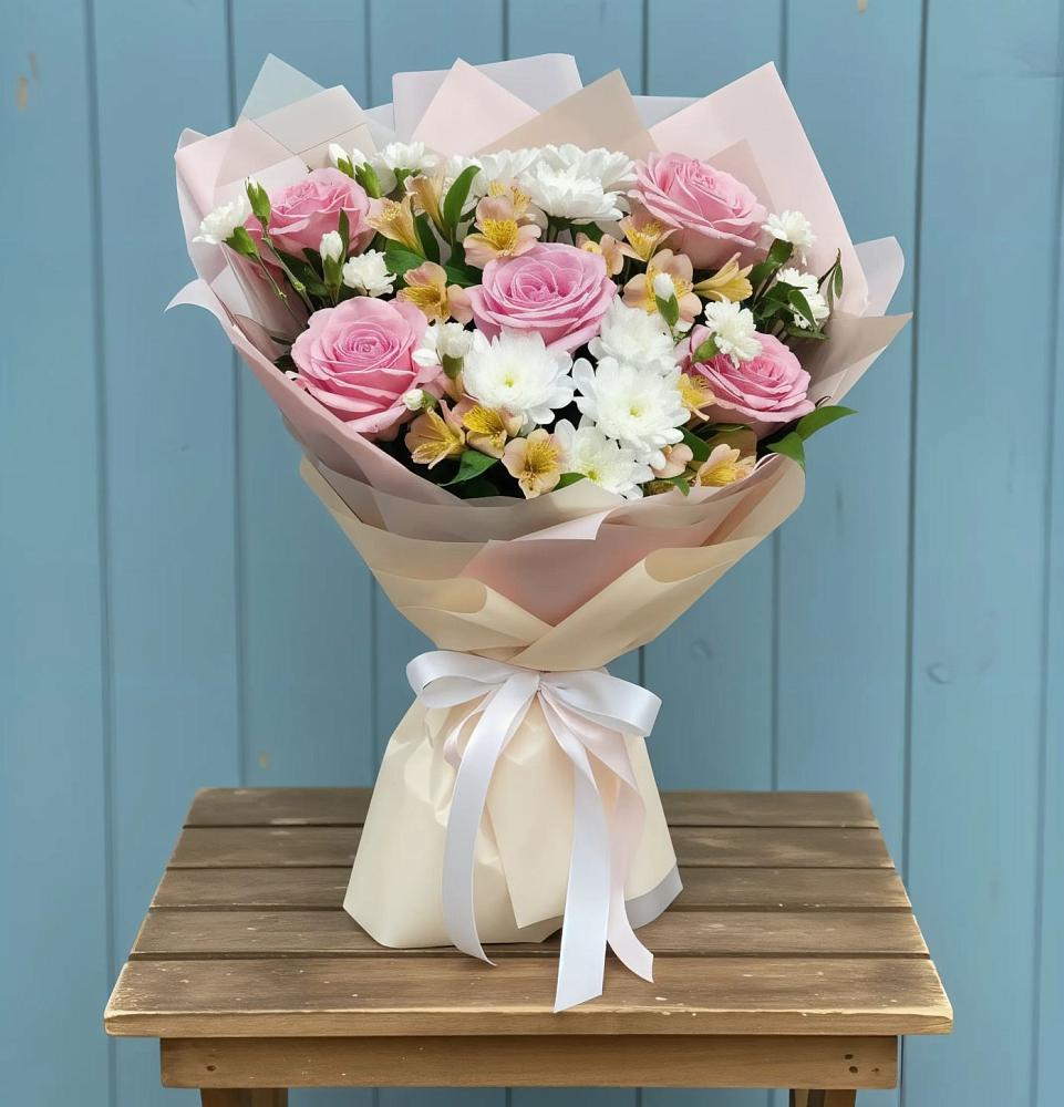 Букет цветов из: Гвоздики, Орхидеи и Розы в Каринское