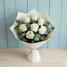 Букет Белые розы в Эвкалипте в Каринское