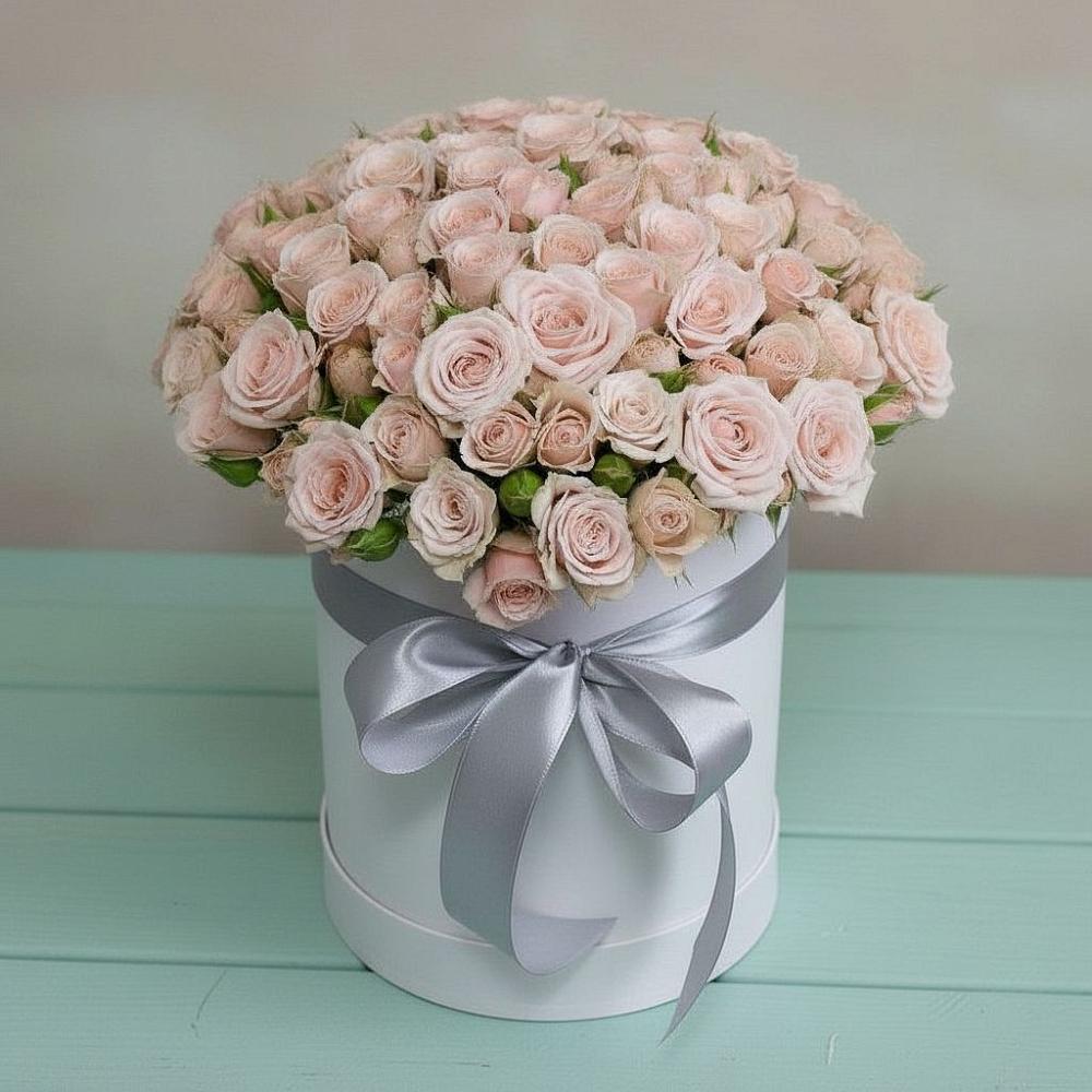 Цветочная композиция из Розы в шляпной коробке в Каринское